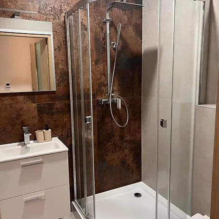Hostel Aura Na Wynajem *